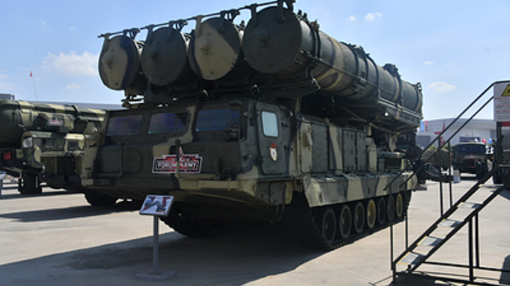 Россия заявила об усилении ПВО Белоруссии комплексом С-400 Триумф