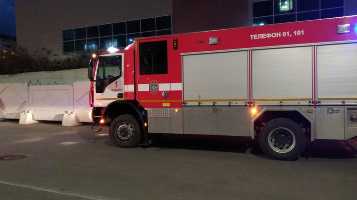 Довыделывался перед девчонками!: в Копейске во время дрифта вспыхнул автомобиль