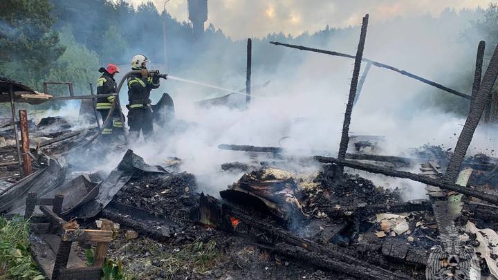 В Ивановском районе на пожаре в дачном доме пострадала 84-летняя пенсионерка