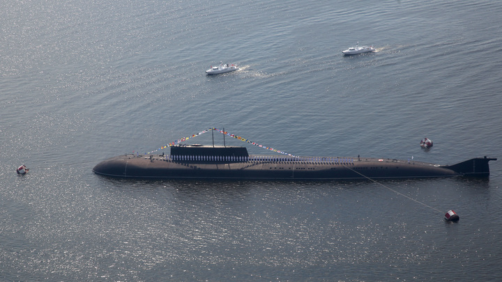 Одновременно пробили лёд в Арктике: Три русские подлодки провели уникальные учения