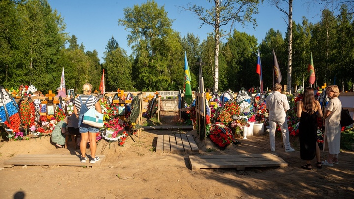 На Вологодском кладбище в Архангельске благоустраивают мемориал участникам СВО