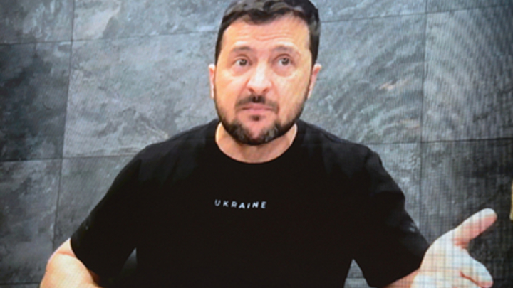 Зеленский пригрозил судом своим европейским покровителям
