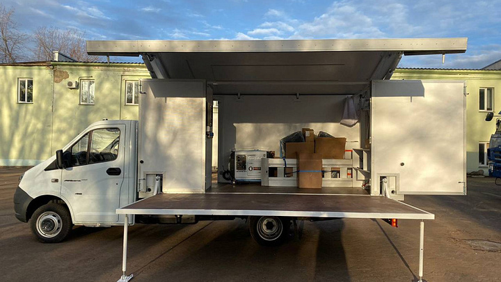 Каргопольский МКЦ будет гастролировать на новом автоклубе с современным оборудованием и сценой