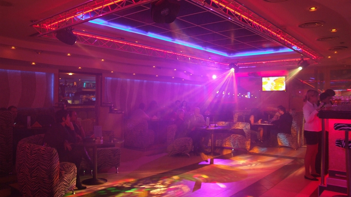 Посетитель клуба стал случайной жертвой мигранта: Пуля попала в голову