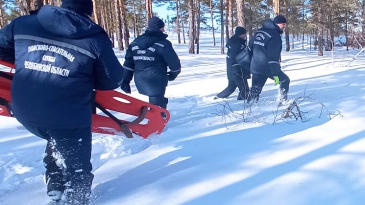 После встречи выпускников мужчина заблудился ночью в лесу Челябинской области