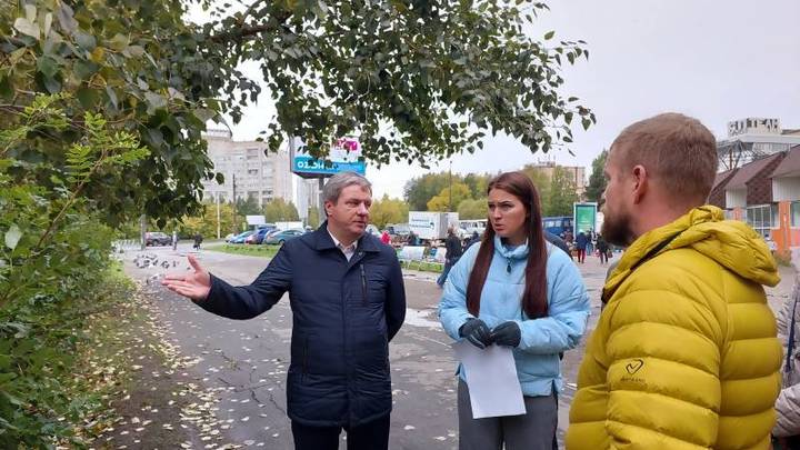 Будет еще зеленее: Дмитрий Морев рассказал, зачем вырубят деревья на Воскресенской