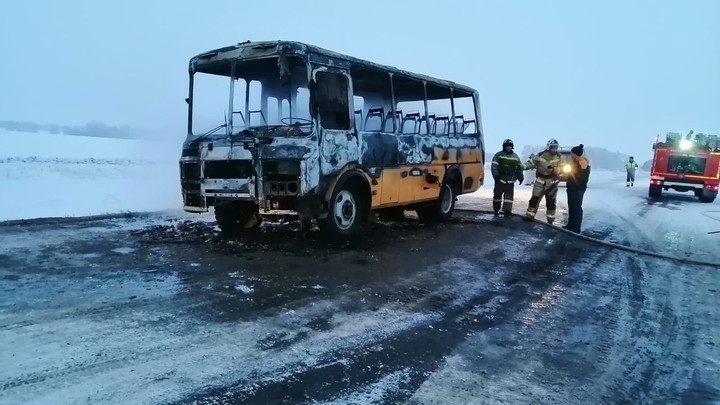 В Челябинской области сгорел школьный автобус