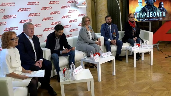 Герои с удивительными историями: Участники проекта Доброволец впервые увидели друг друга