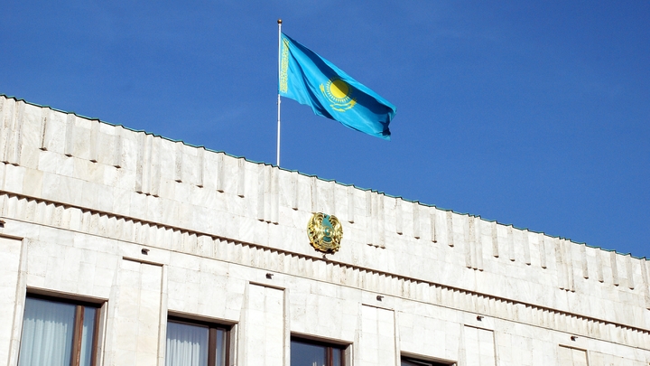 Казахстан ограничил экспорт в Россию под угрозой санкций: вывоз каких товаров запретили