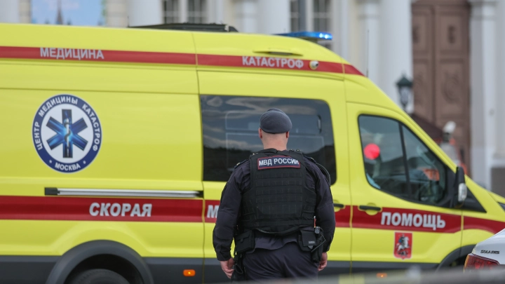 Душила за крестик, била ботинком: за что мигрантка жестоко избила 8-летнего мальчика на детской площадке