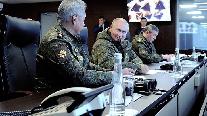 В России и на Донбассе ждут обращения президента Путина