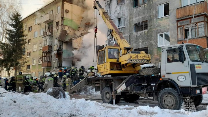 В Новосибирске пытавшаяся предотвратить взрыв газа в доме женщина находится в реанимации