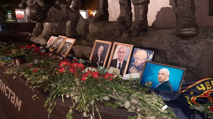 Зубы дракона на кладбище Вагнера: Жена генерал-лейтенанта удивила фотографией в соцсетях