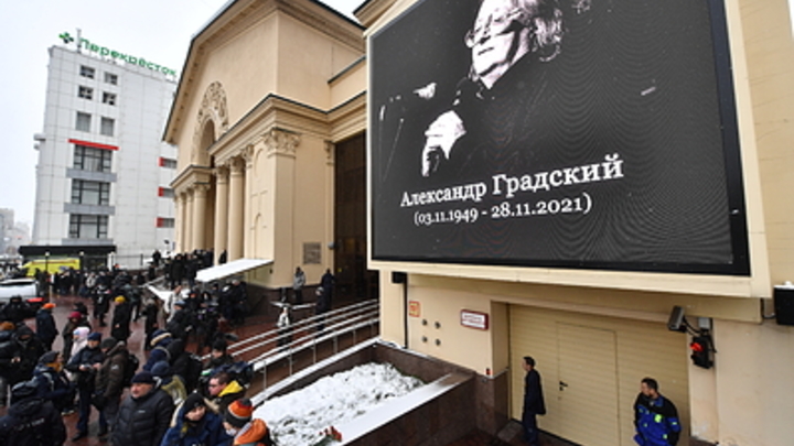 Покойный Александр Градский говорил о пении под фанеру Пугачёвой и Ротару
