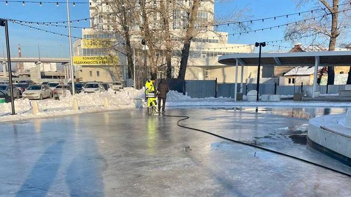 Дайте холода: в Челябинске готовят к открытию новый каток в центре города