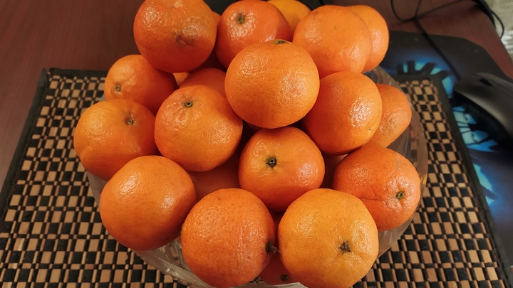 Пухлые или с листочком: какие мандарины самые вкусные