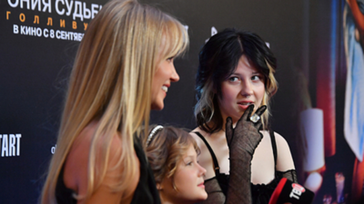 Продюсер Максим Фадеев осудил солистку группы Глюк’oZa за участие в голой вечеринке