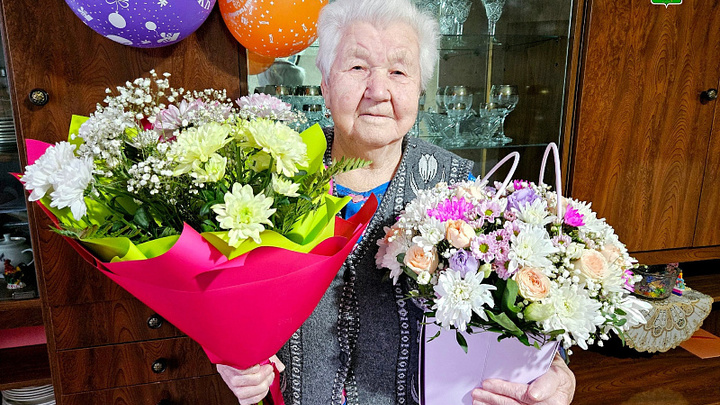 В Архангельской области труженице тыла Нине Бебяковой исполнилось 95 лет