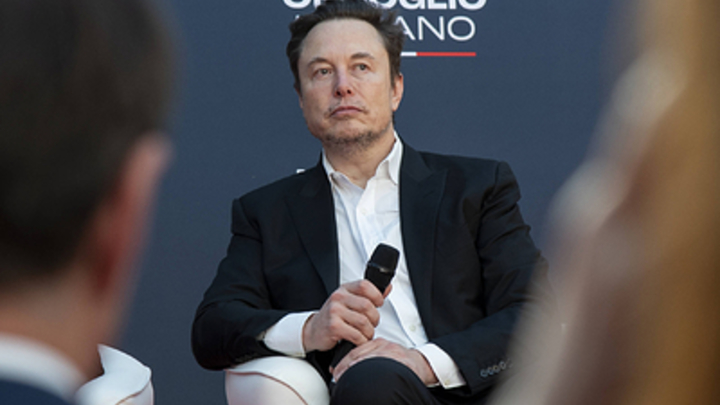 Илон Маск заявил о поддержке кандидата от республиканцев, пожелавшего выйти из НАТО