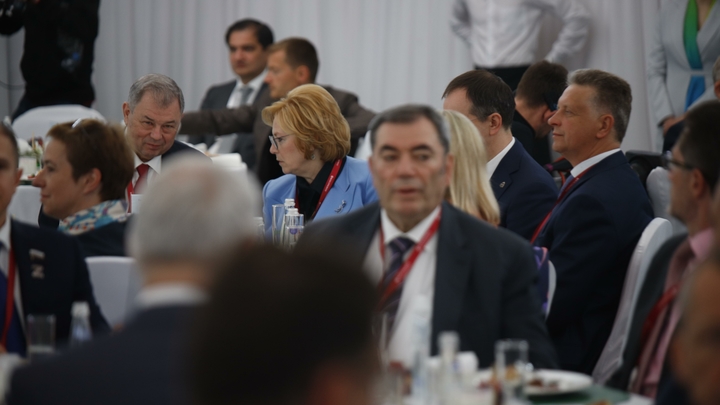 Губернаторский прием за 17 миллионов: чем будут угощать и развлекать гостей ПМЭФ-2023