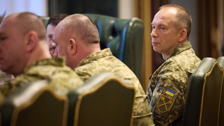 Экс-замминистра Тука: Сырский будет с точностью выполнять авантюрные приказы Зеленского