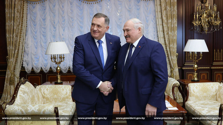 Президент европейской страны назвал Лукашенко живой легендой
