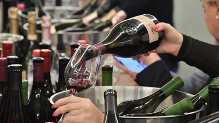 Пора отказаться от этого убеждения: Учёные развенчали миф о пользе красного вина