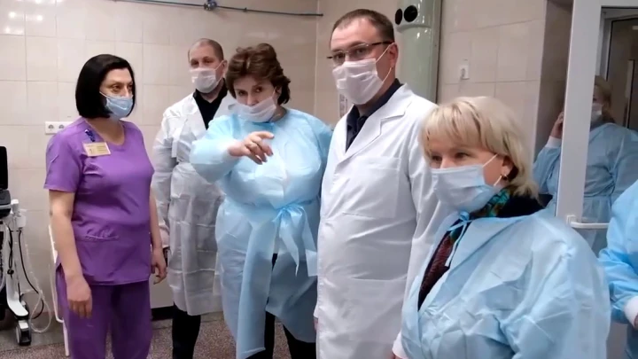 Губернатор Середюк проверил работу единственного роддома №2 в Новокузнецке