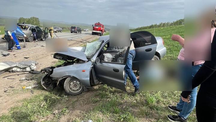 Четыре человека, в том числе дети, погибли в страшной аварии под Магнитогорском