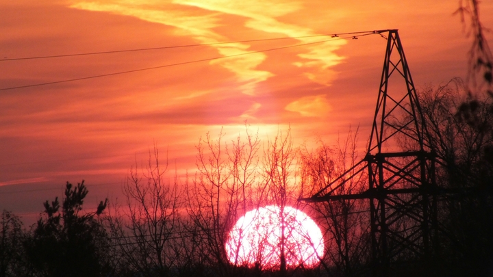 События космического масштаба: физик рассказал, почему стало больше вспышек на Солнце и магнитных бурь