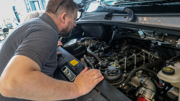 Адвокат Глазунов предупредил о нехватке запчастей для авто из КНР