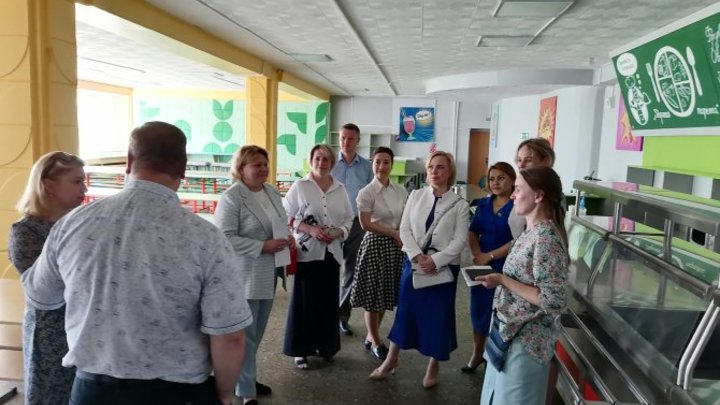 В Архангельске депутаты гордумы проверили школьные лагеря дневного пребывания