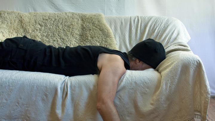 Под ударом сердце: чем опасен для здоровья слишком длительный сон