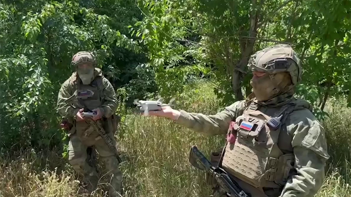 Важнейший логистический узел в опасности: Элитные дроноводы, о которых не пишут сводки, прибыли под Курск