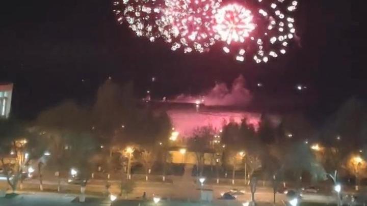 В Самаре в честь Первомая прогремел праздничный салют