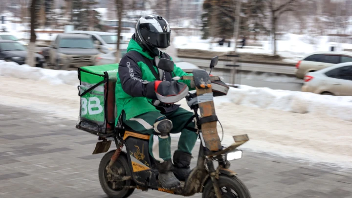Диплом не нужен. Зарплатами курьеров возмущены даже экономисты. Кричевский копнул поглубже