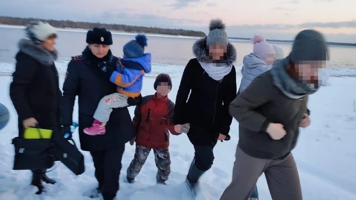 8 детей нашли без тепла и еды в одной квартире с пьяными людьми в Усть-Пите