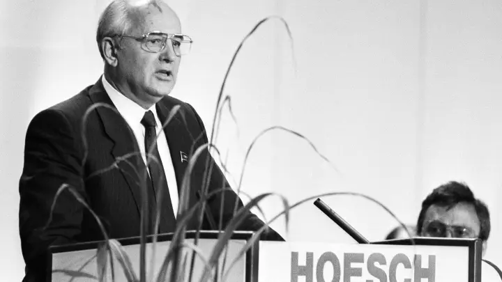 Горбачёв — предатель не только для русских: Наказывают всю его семью Горбачёв — предатель не только для русских: Наказывают всю его семью