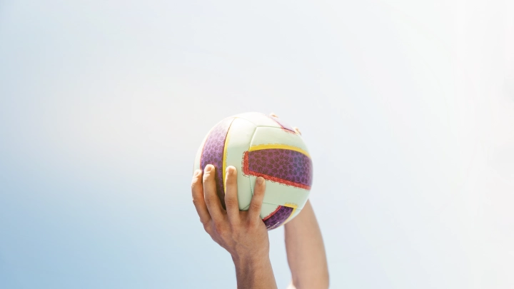 Новосибирский Локомотив сделал шаг к финалу после победы над чемпионом Суперлиги