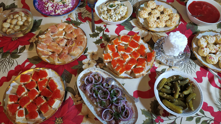 Встретить Новый год и не разориться: как подготовиться и что можно купить уже сейчас