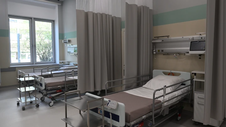 В Астане женщина выписалась из больницы, третий раз победив рак