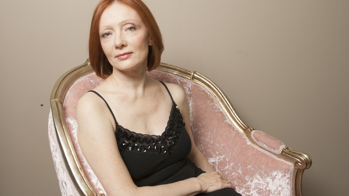 “Разгонять людей нельзя”: Зарубина поддержала фанатов, плясавших  на могиле Шатунова