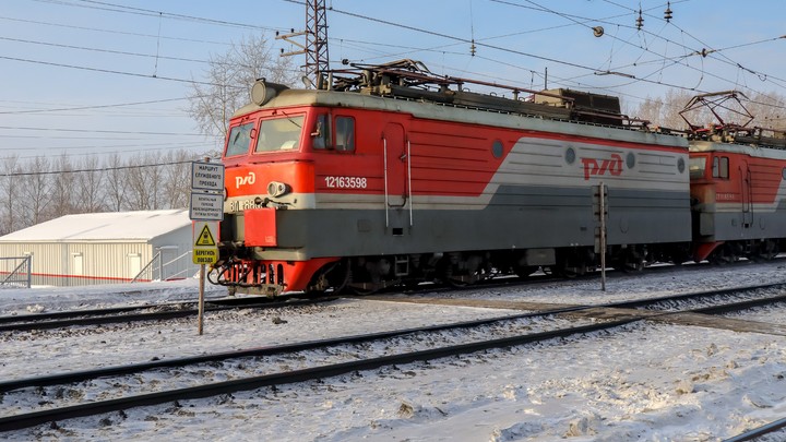 13 февраля в Самаре мужчину сбил поезд