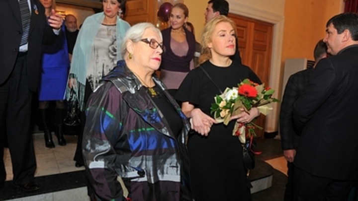 Дочь Федосеевой-Шукшиной прокляла Алибасова. Дети занемогшей актрисы уже делят наследство - СМИ
