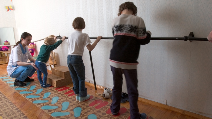 «Хрустальные дети»: в Подмосковье будут лечить детей с редким заболеванием