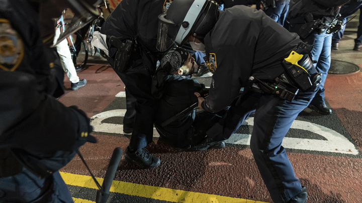 Пророк с форума: Бунты в США предсказал Джон Тайтор, теперь Штаты в ожидании молниеносного удара