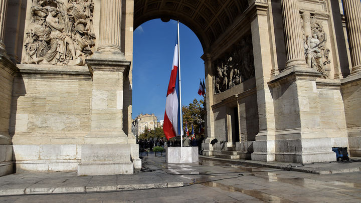 Украина - яблоко раздора: Читатели Le Figaro хотят, чтобы Франция дружила с Россией