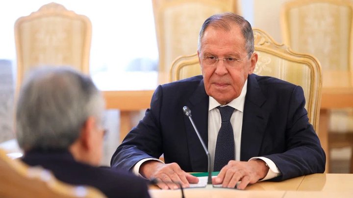 Лавров моментально отреагировал на вопрос журналиста: Вы за мной подсматривали?