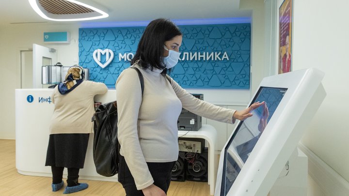 Нагрузка на московские поликлиники из-за гриппа превысила показатели периода коронавируса
