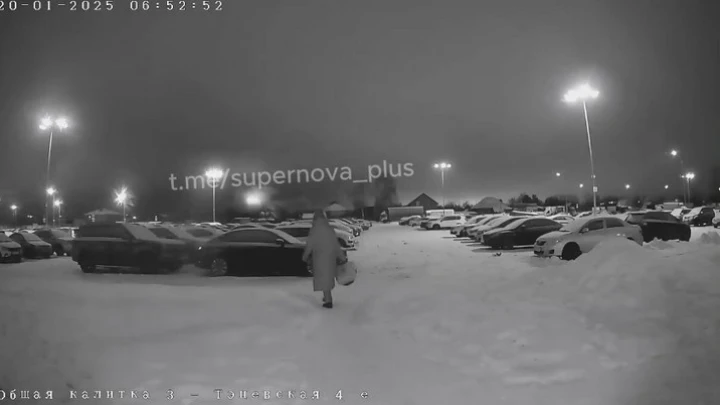 Видео полета беспилотника в небе над Казанью опубликовано в соцсетях